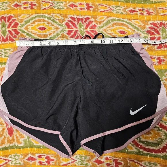 Nike Women's Black and Purple  Shorts and Sports Top - Picture 2 of 6